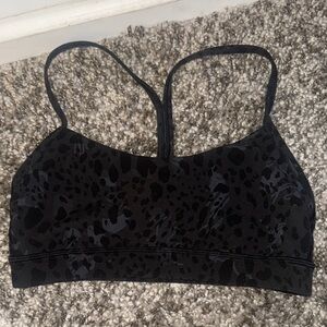Black lululemon flow y nulu Sports Bra